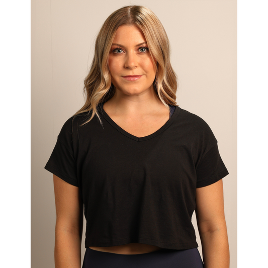 Quoia Stay Empowered Workout Crop Top In Black